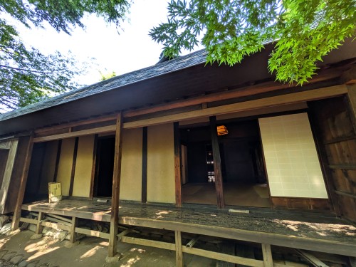 東京都目黒 すずめのお宿緑地公園 ～竹林のざわめきと古民家に、目黒の昔が息づく静かな公園～