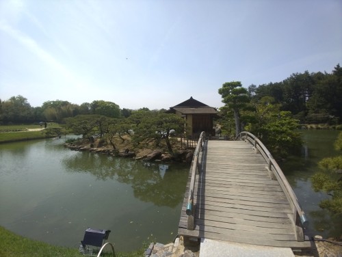 岡山市 岡山後楽園 ～芝生と水辺、岡山城を望む景色に心ほどける、日本三名園のひとつ～