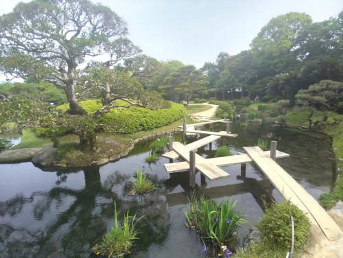 岡山市 岡山後楽園 ～芝生と水辺、岡山城を望む景色に心ほどける、日本三名園のひとつ～