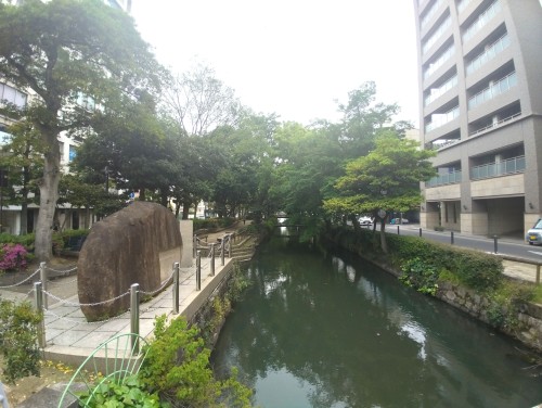 岡山市 西川緑道公園 ～岡山市の真ん中で、水音と木漏れ日に癒やされる、街なかの緑の散歩道～