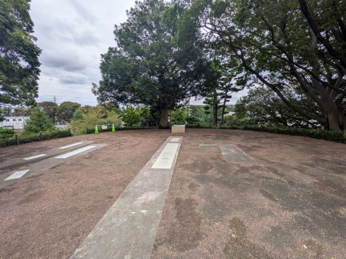 世田谷区 玉川野毛町公園 ～緑豊かな芝生広場と歴史ある古墳が魅力。自然の中でゆったり過ごせる憩いの公園～